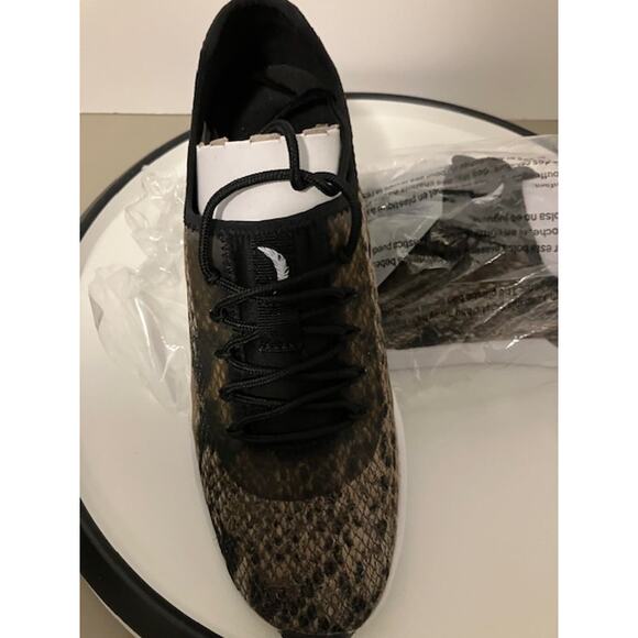 NEW Jessica Simpson JA-FARAHH Women Walking Shoes Python Fabric Sz 8M - Picture 4 of 9